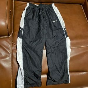 Boy’s Nike wind pants